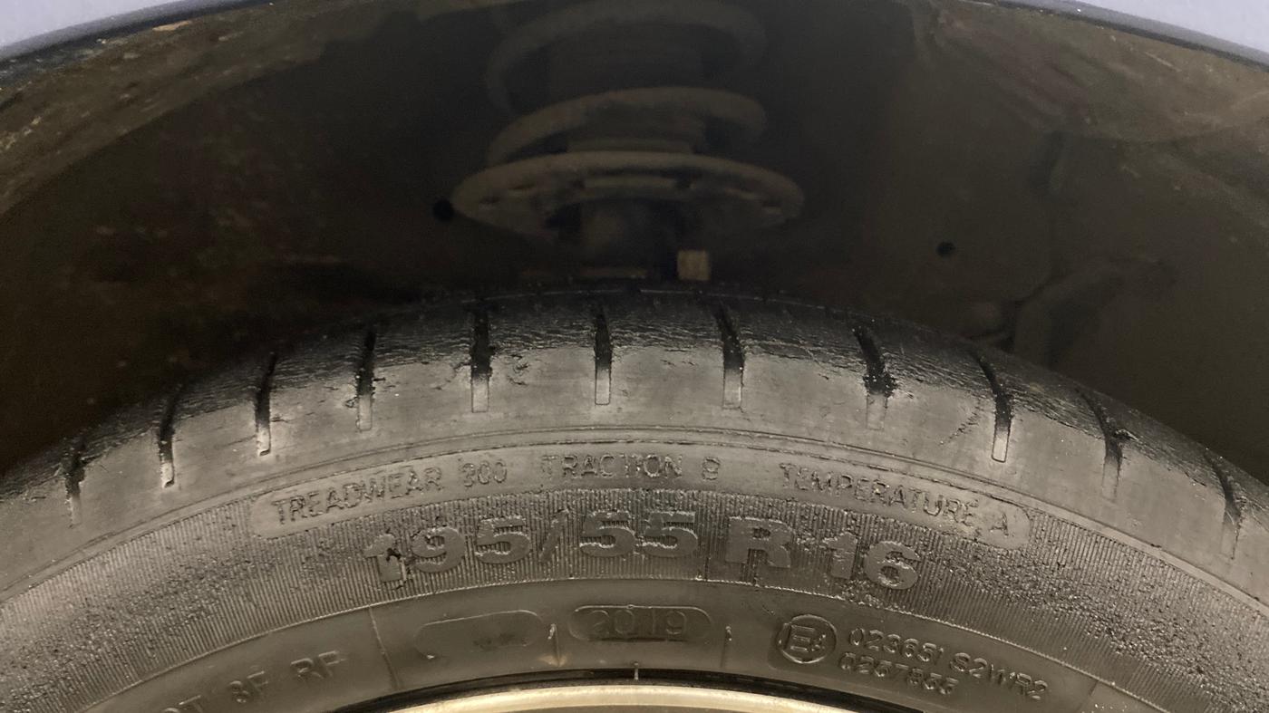 2019 Maruti Ciaz ALPHA 1.5 SHVS PETROL, Petrol, Manual, 52,412 km, Right Front Tyre Tread