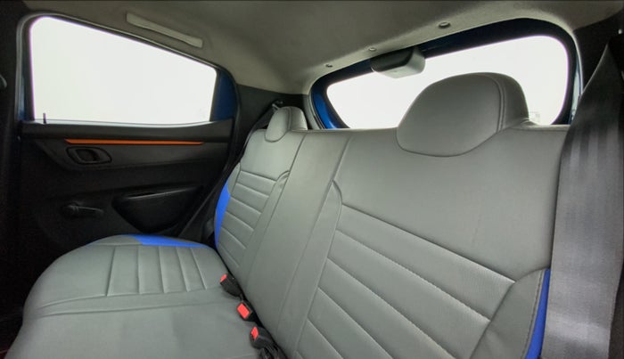 2017 Renault Kwid CLIMBER 1.0 AT, Petrol, Automatic, 60,673 km, Right Side Rear Door Cabin
