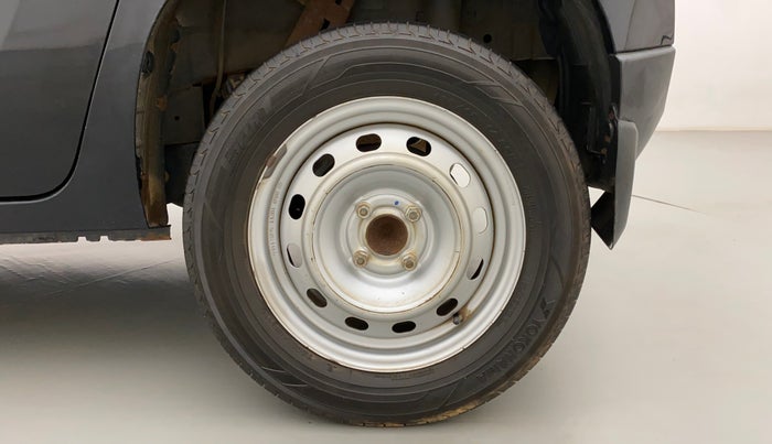 2016 Mahindra Kuv100 K2 6 STR, Petrol, Manual, 78,210 km, Left Rear Wheel