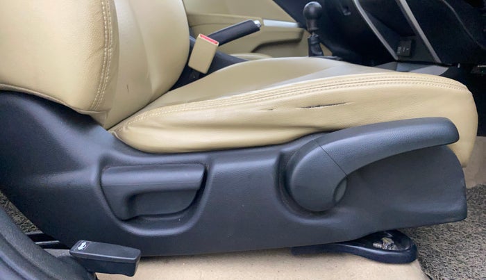 2016 Honda City 1.5L I-VTEC VX, Petrol, Manual, 1,19,568 km, Driver Side Adjustment Panel