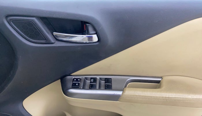 2016 Honda City 1.5L I-VTEC VX, Petrol, Manual, 1,19,568 km, Driver Side Door Panels Control