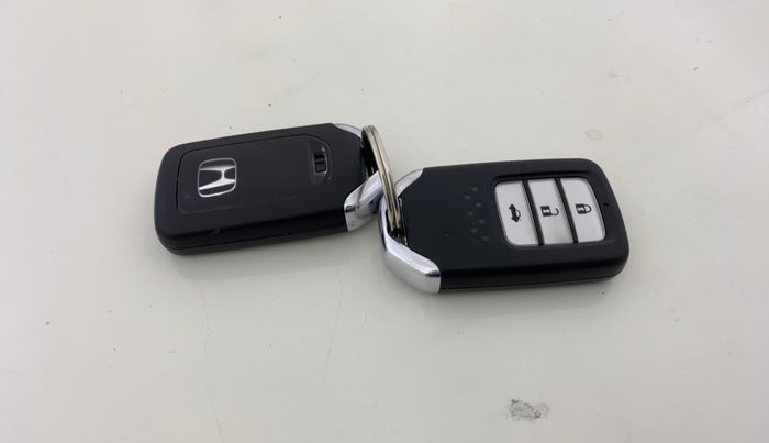 2016 Honda City 1.5L I-VTEC VX, Petrol, Manual, 1,19,568 km, Key Close Up