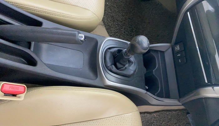 2016 Honda City 1.5L I-VTEC VX, Petrol, Manual, 1,19,568 km, Gear Lever