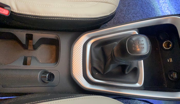 2021 KIA SONET HTK 1.2, Petrol, Manual, 29,785 km, Gear Lever