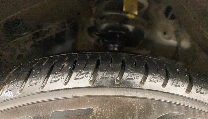 2021 KIA SONET HTK 1.2, Petrol, Manual, 29,785 km, Left Front Tyre Tread