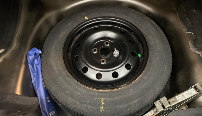 2015 Maruti Swift Dzire VXI, Petrol, Manual, 98,389 km, Spare Tyre