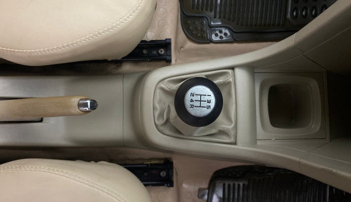 2015 Maruti Swift Dzire VXI, Petrol, Manual, 98,389 km, Gear Lever