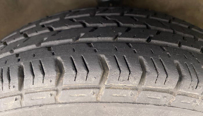 2010 Hyundai Santro Xing GLS, Petrol, Manual, 19,526 km, Right Front Tyre Tread