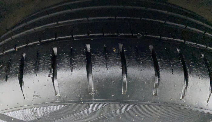 2020 Maruti Baleno ZETA PETROL 1.2, Petrol, Manual, 23,428 km, Right Front Tyre Tread