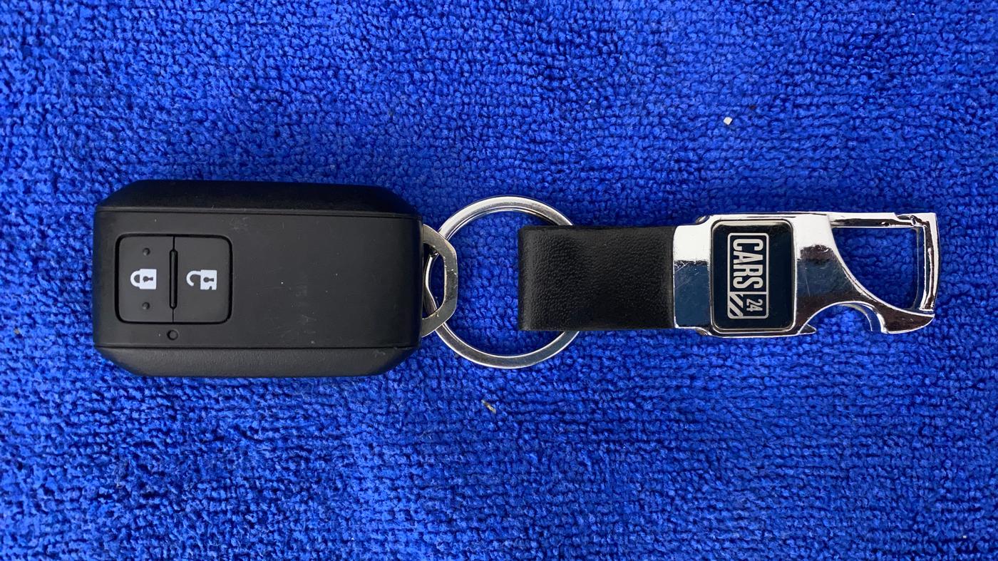 2020 Maruti Baleno ZETA PETROL 1.2, Petrol, Manual, 23,428 km, Key Close Up