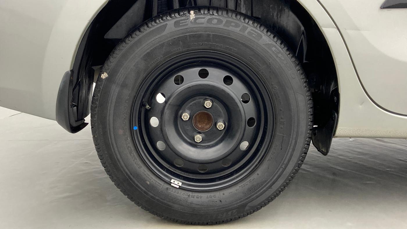 2018 Maruti Dzire VXI, Petrol, Manual, 20,053 km, Right Rear Wheel