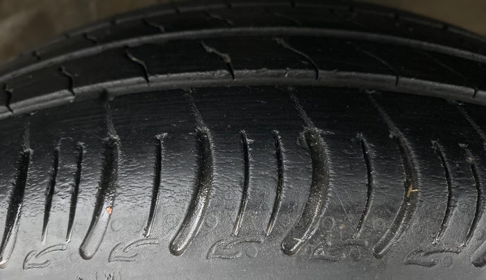 2020 Maruti S PRESSO VXI (O) CNG, CNG, Manual, 53,665 km, Right Front Tyre Tread