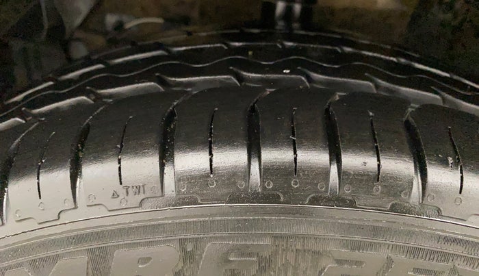 2021 Maruti Vitara Brezza LXI, Petrol, Manual, 84,895 km, Left Front Tyre Tread