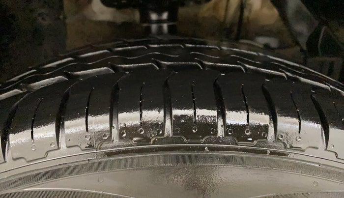 2021 Maruti Vitara Brezza LXI, Petrol, Manual, 84,895 km, Right Front Tyre Tread