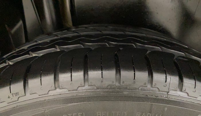 2021 Maruti Vitara Brezza LXI, Petrol, Manual, 84,895 km, Right Rear Tyre Tread