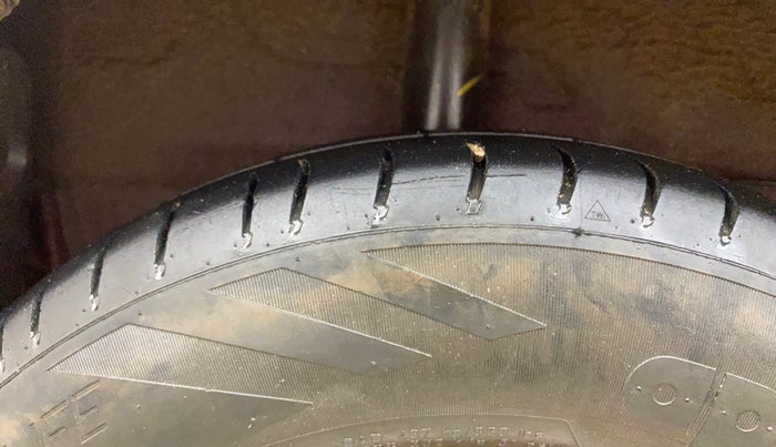 2022 Hyundai NEW SANTRO SPORTZ EXECUTIVE MT CNG, CNG, Manual, 1,15,712 km, Right Rear Tyre Tread