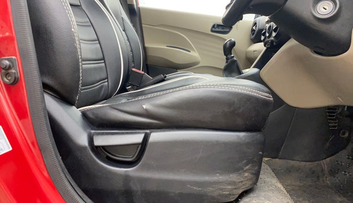 2022 Hyundai NEW SANTRO SPORTZ EXECUTIVE MT CNG, CNG, Manual, 1,15,712 km, Driver Side Adjustment Panel