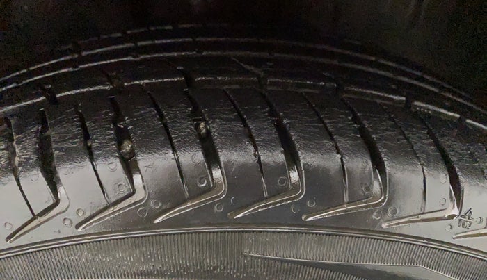 2018 Datsun Redi Go S 1.0 AMT, Petrol, Automatic, 8,790 km, Right Front Tyre Tread