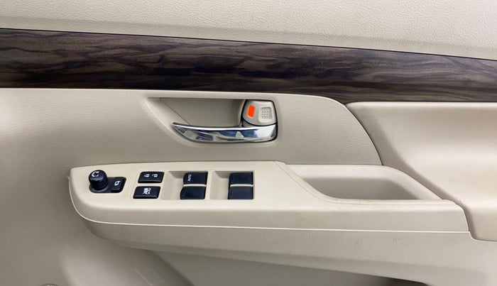 2019 Maruti Ertiga ZXI SHVS, Petrol, Manual, 47,756 km, Driver Side Door Panels Control