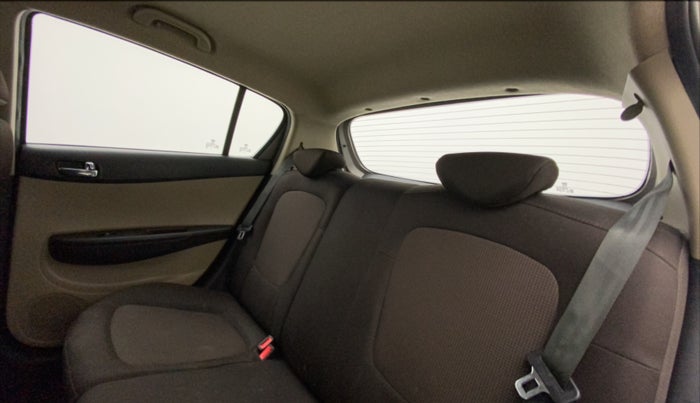 2013 Hyundai i20 SPORTZ 1.2, Petrol, Manual, 27,240 km, Right Side Rear Door Cabin