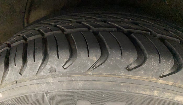 2013 Hyundai i20 SPORTZ 1.2, Petrol, Manual, 27,240 km, Left Rear Tyre Tread