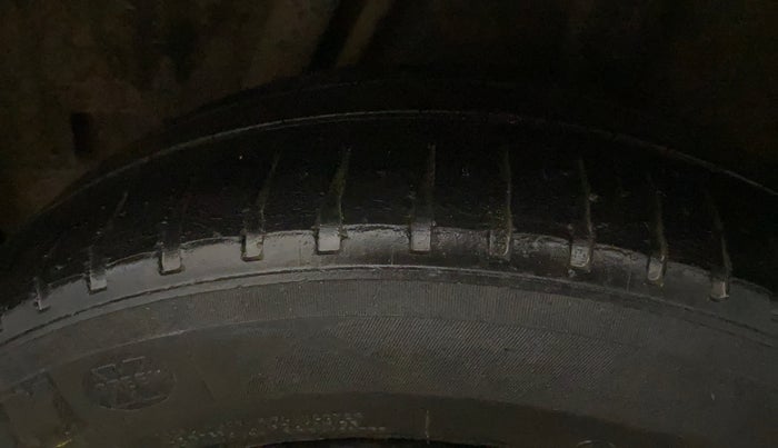 2015 Honda City 1.5L I-VTEC SV, Petrol, Manual, 1,03,783 km, Left Rear Tyre Tread