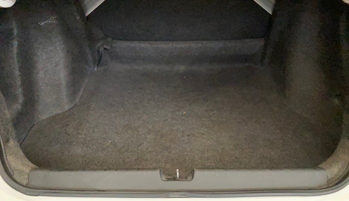 2015 Honda City 1.5L I-VTEC SV, Petrol, Manual, 1,03,783 km, Boot Inside