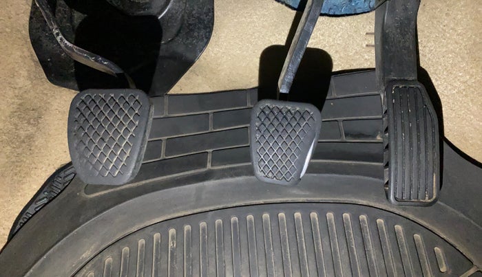 2015 Honda City 1.5L I-VTEC SV, Petrol, Manual, 1,03,783 km, Pedals