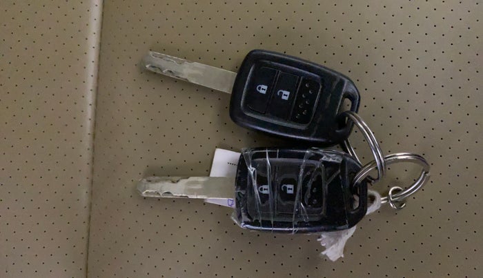 2015 Honda City 1.5L I-VTEC SV, Petrol, Manual, 1,03,783 km, Key Close Up