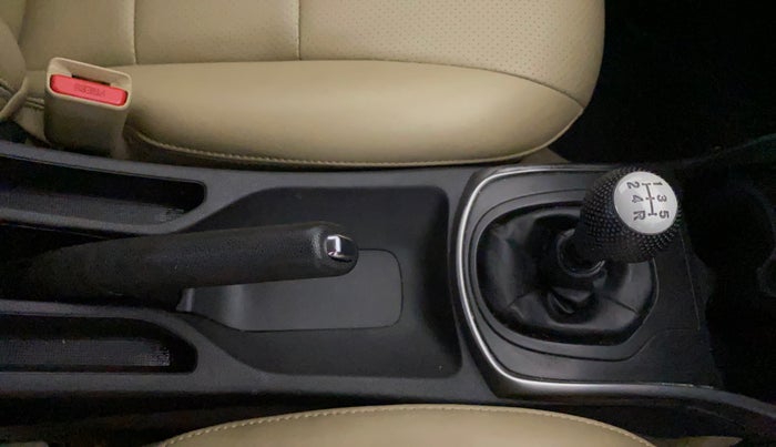 2015 Honda City 1.5L I-VTEC SV, Petrol, Manual, 1,03,783 km, Gear Lever