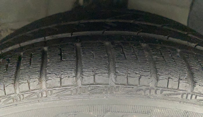 2014 Hyundai Grand i10 ASTA AT 1.2 KAPPA VTVT, Petrol, Automatic, 19,375 km, Right Front Tyre Tread
