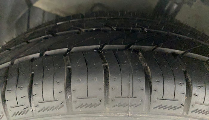 2014 Hyundai Grand i10 ASTA AT 1.2 KAPPA VTVT, Petrol, Automatic, 19,375 km, Left Front Tyre Tread