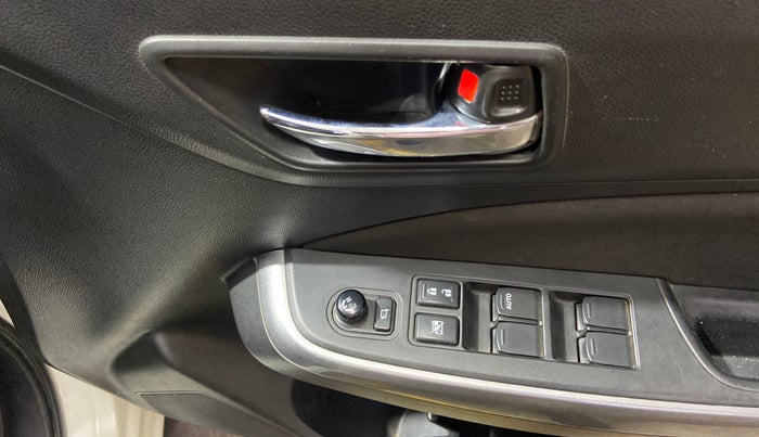 2020 Maruti Swift ZXI AMT, Petrol, Automatic, 33,817 km, Driver Side Door Panels Control