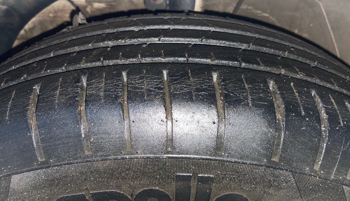 2020 Maruti Swift ZXI AMT, Petrol, Automatic, 33,817 km, Left Front Tyre Tread