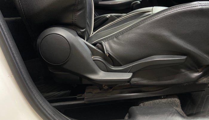 2020 Maruti Swift ZXI AMT, Petrol, Automatic, 33,817 km, Driver Side Adjustment Panel