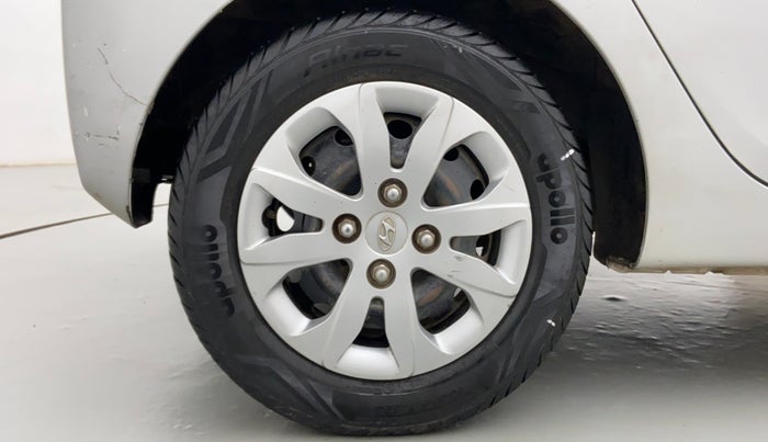 2015 Hyundai Eon MAGNA PLUS, Petrol, Manual, 47,892 km, Right Rear Wheel