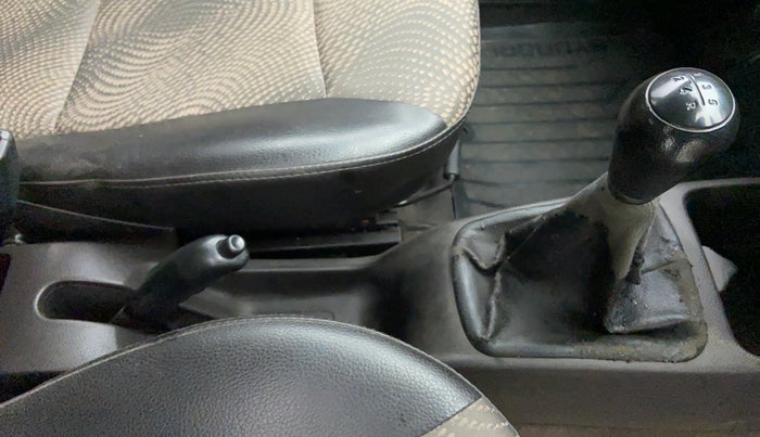 2015 Hyundai Eon MAGNA PLUS, Petrol, Manual, 47,892 km, Gear Lever