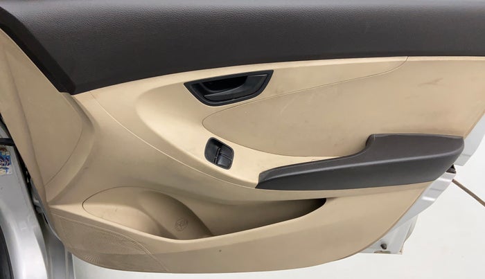 2015 Hyundai Eon MAGNA PLUS, Petrol, Manual, 47,892 km, Driver Side Door Panels Control