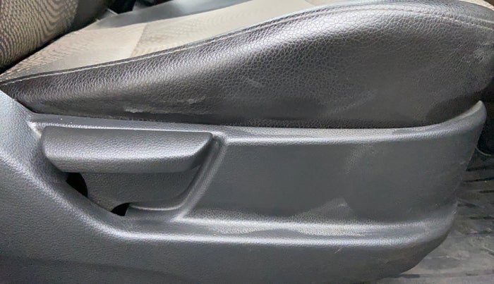 2015 Hyundai Eon MAGNA PLUS, Petrol, Manual, 47,892 km, Driver Side Adjustment Panel