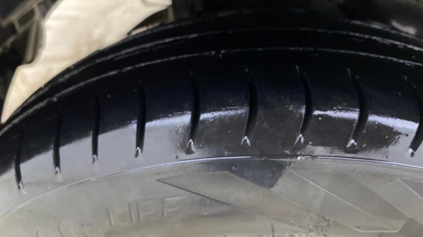 2016 Hyundai Eon ERA +, Petrol, Manual, 76,293 km, Right Rear Tyre Tread