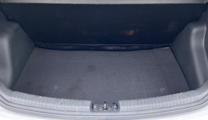 2017 Hyundai Grand i10 SPORTZ (O) 1.2 AT VTVT, Petrol, Automatic, 55,549 km, Boot Inside