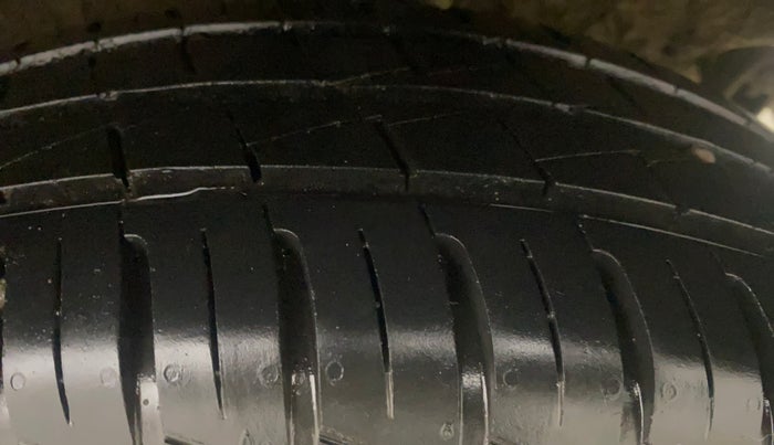 2022 Renault Kwid CLIMBER AMT 1.0, Petrol, Automatic, 17,975 km, Left Rear Tyre Tread