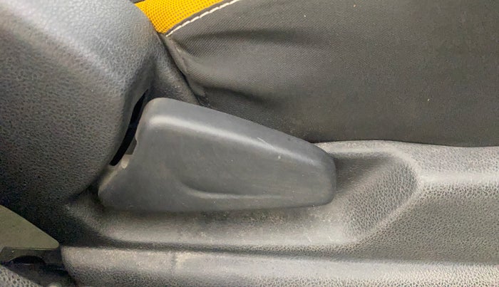 2022 Renault Kwid CLIMBER AMT 1.0, Petrol, Automatic, 17,975 km, Driver Side Adjustment Panel