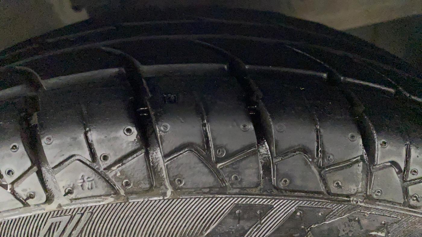 2018 Hyundai Eon ERA +, Petrol, Manual, 77,370 km, Left Front Tyre Tread