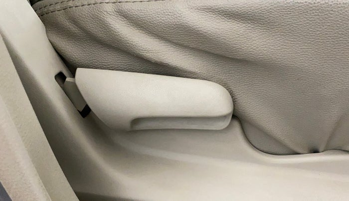 2020 Maruti Celerio VXI (O) CNG, CNG, Manual, 35,283 km, Driver Side Adjustment Panel