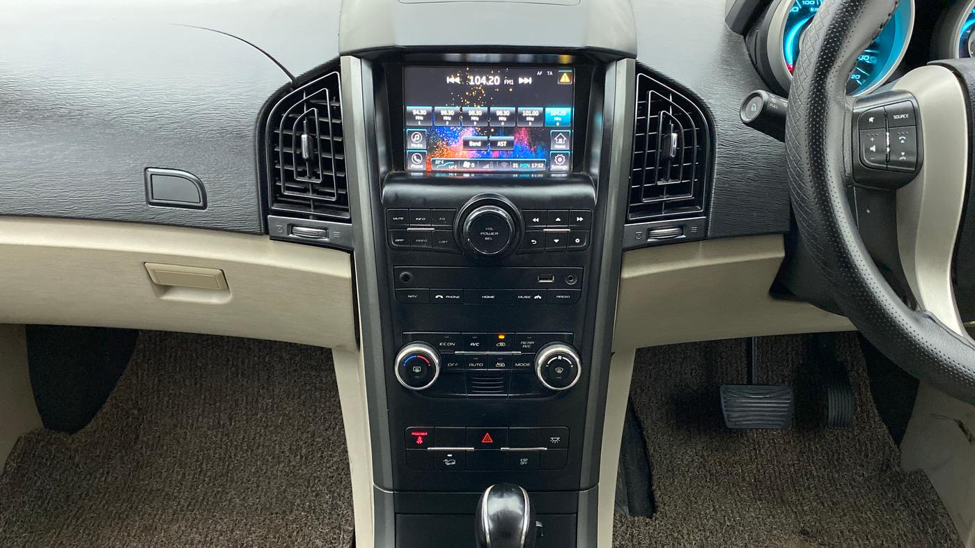 2016 Mahindra XUV500 W6 AT, Diesel, Automatic, 89,783 km, Air Conditioner