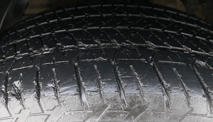 2016 Mahindra XUV500 W6 AT, Diesel, Automatic, 89,783 km, Left Front Tyre Tread