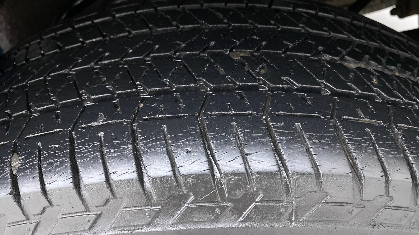 2016 Mahindra XUV500 W6 AT, Diesel, Automatic, 89,783 km, Left Rear Tyre Tread