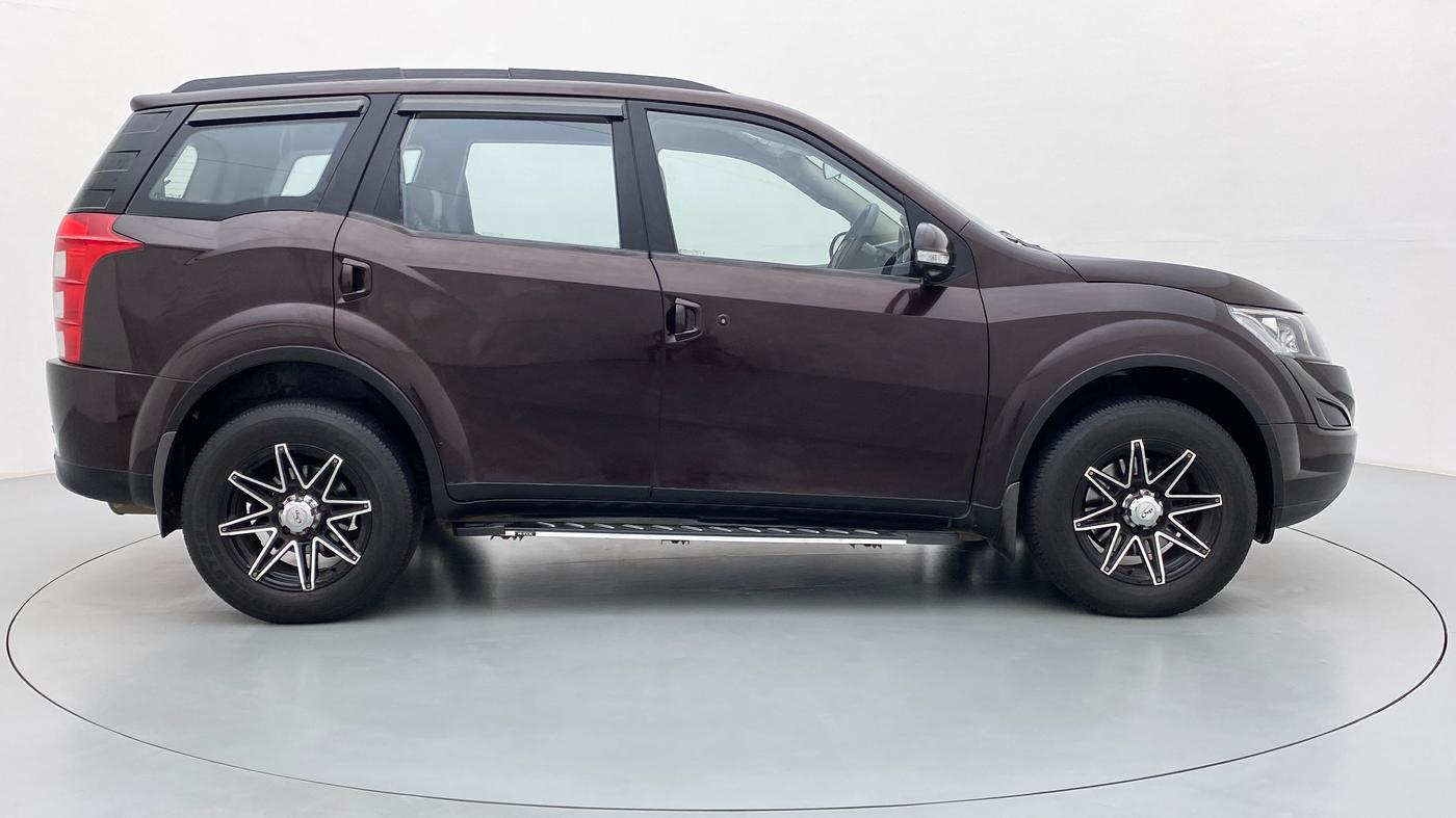 2016 Mahindra XUV500 W6 AT, Diesel, Automatic, 89,783 km, Right Side View