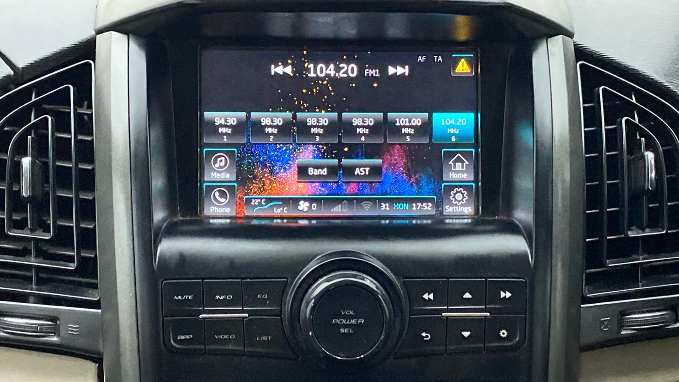 2016 Mahindra XUV500 W6 AT, Diesel, Automatic, 89,783 km, Infotainment System